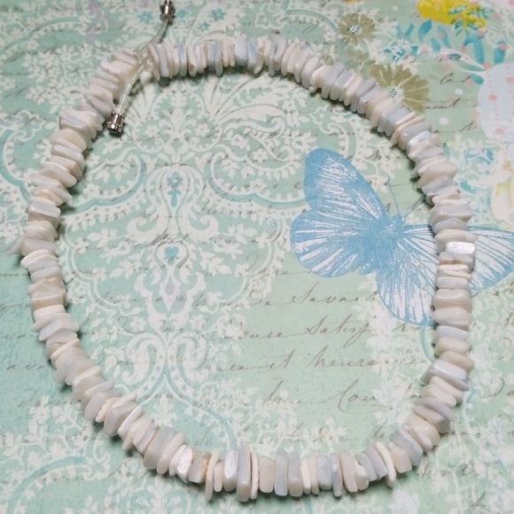 Vintage Boho 1970s Genuine Shell Puka Necklace - Picture 4 of 12